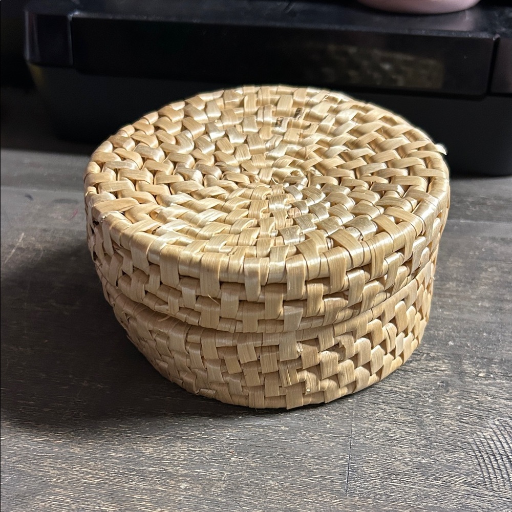 Handmade Wicker Coaster Set with Box: Vintage Cup Holders‎
